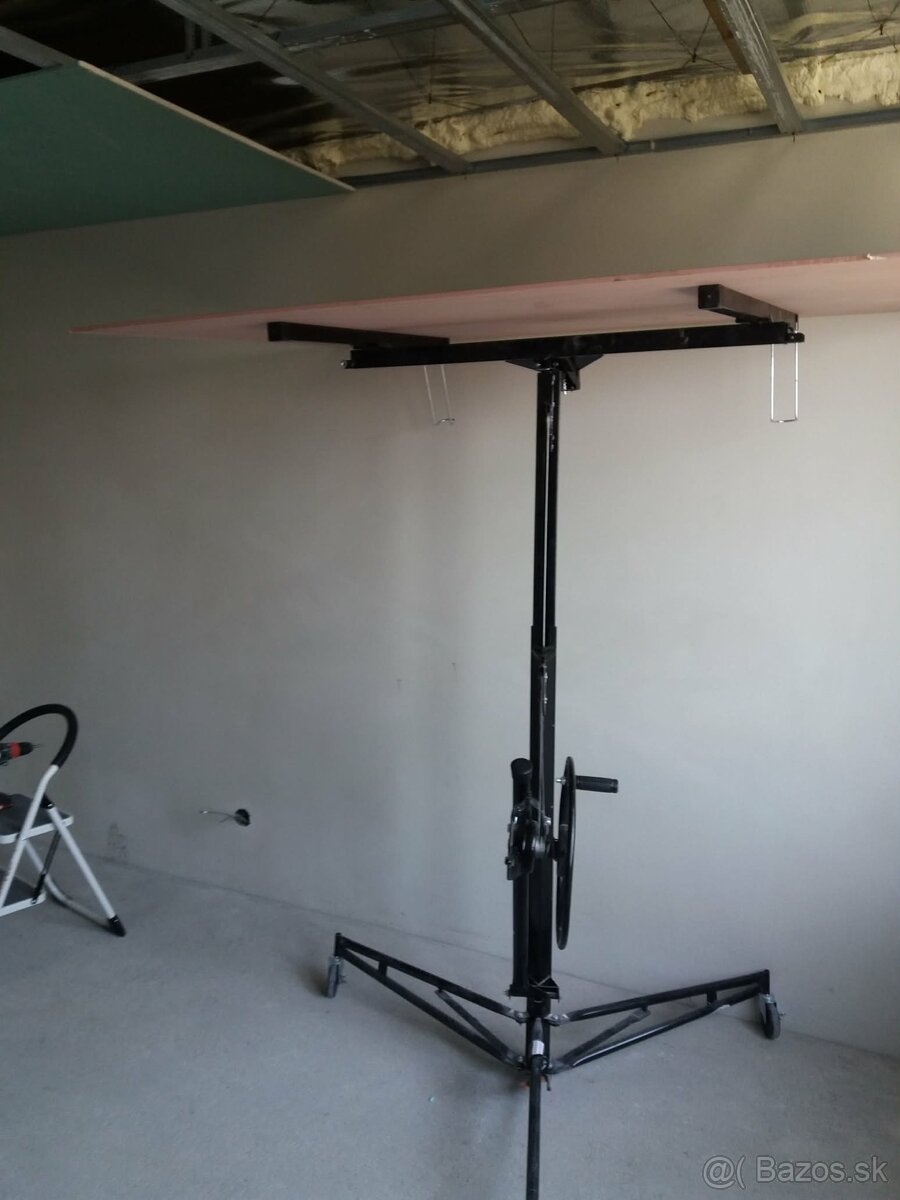 Predám Zdvihák sadrokartónových platní - 2