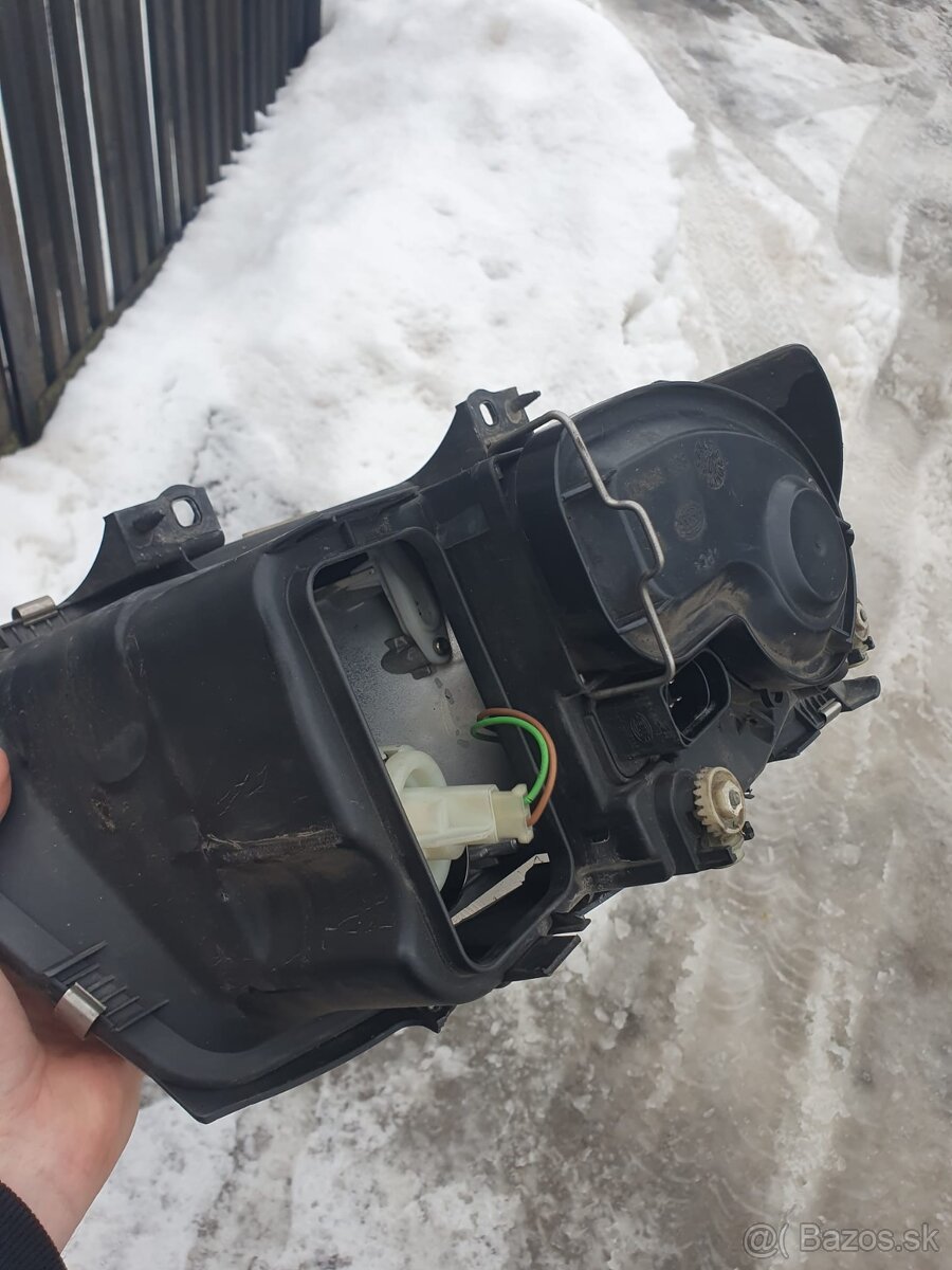 Predám predné svetlá na VW Bora - 2