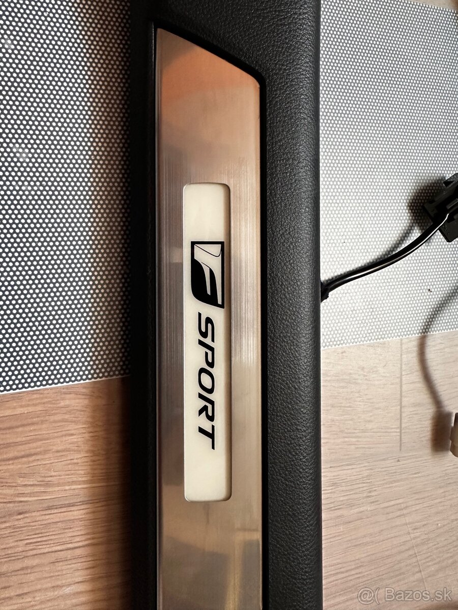 Lexus Rx - prahové listy - 2