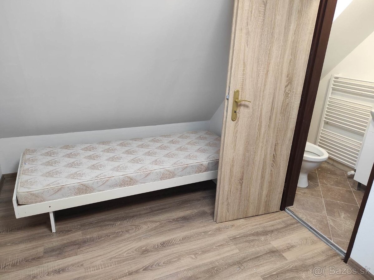 Prenajmem izbu pre jedného 280 € - 2