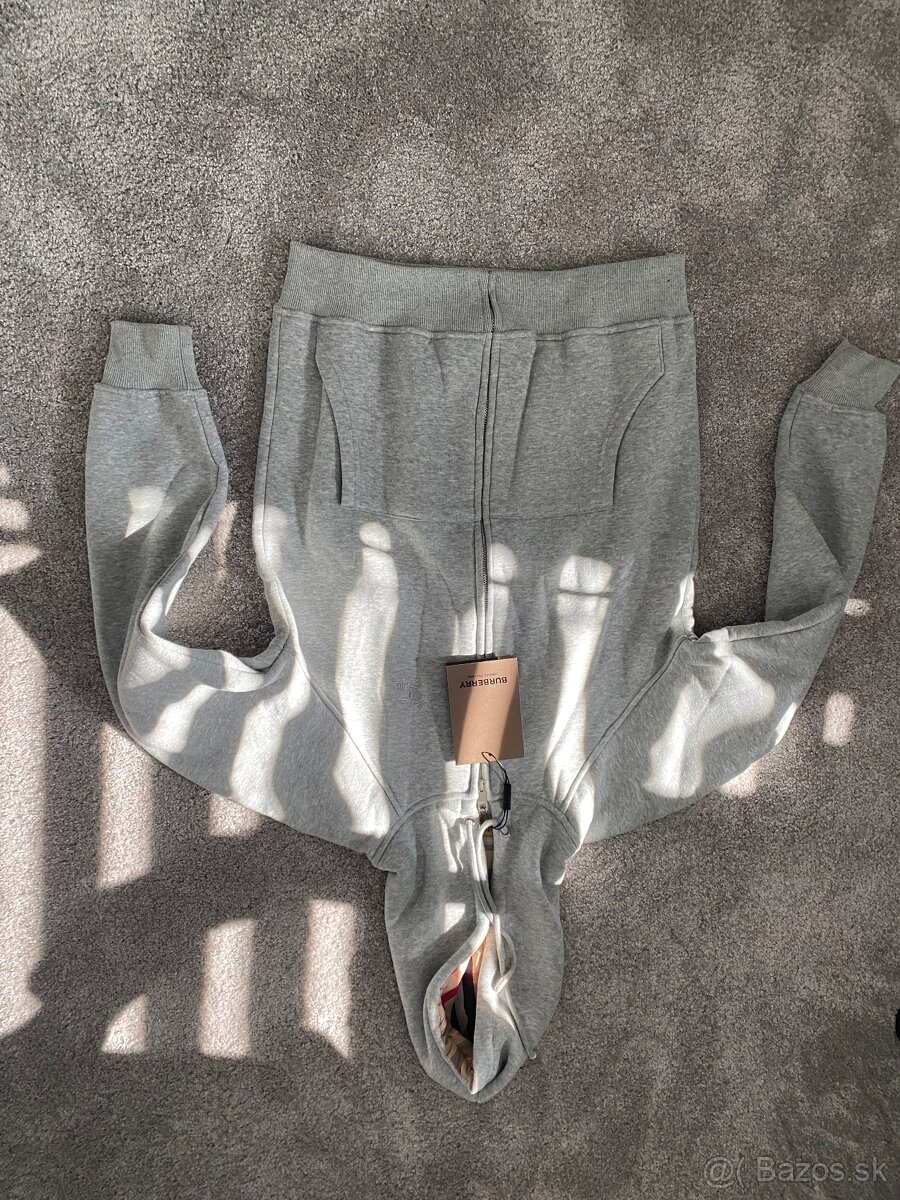 2 burberry mikiny - 2