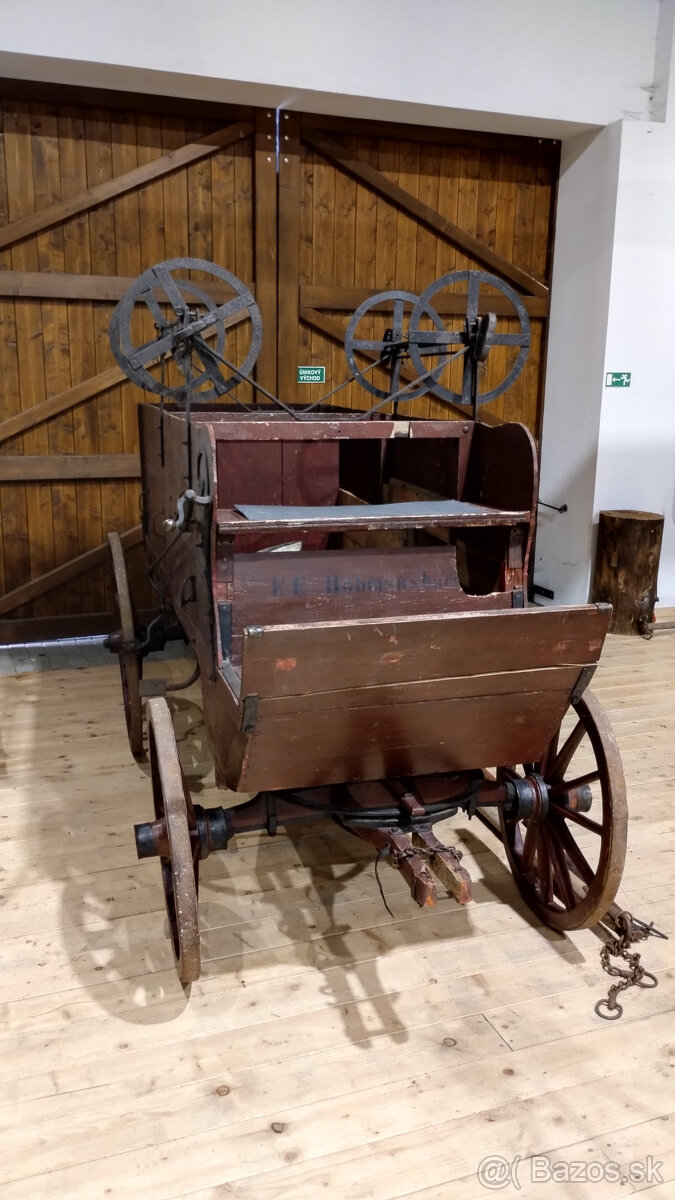 Historický hasičský vůz pro stříkačku - 2