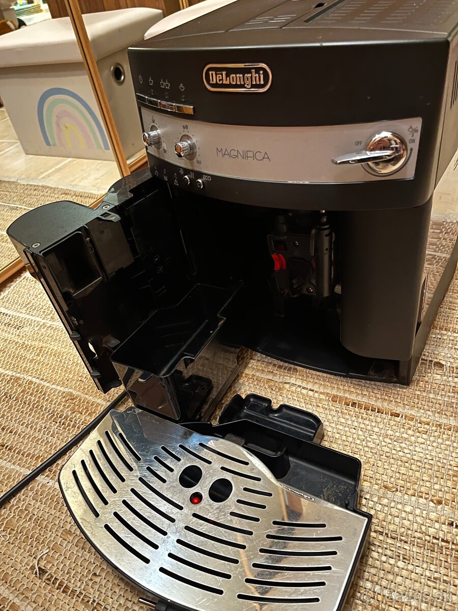 Delonghi Magnifica ESAM 3000 - 2