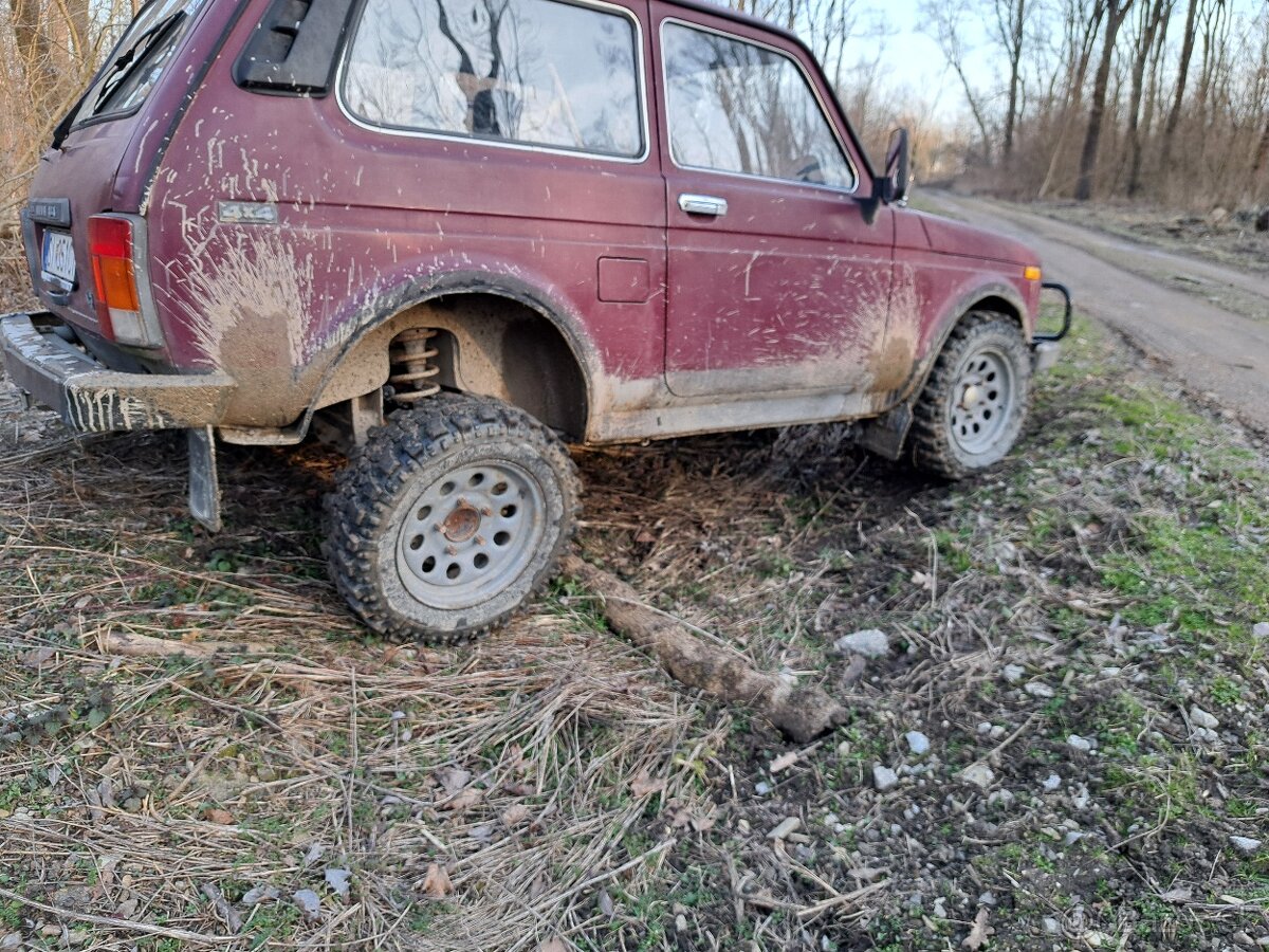 Predám Lada Niva 1.7 benzín - 2