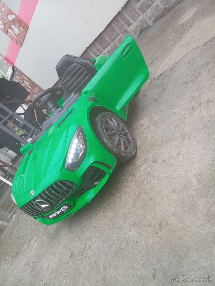 Mercedesu GT 63 - 2