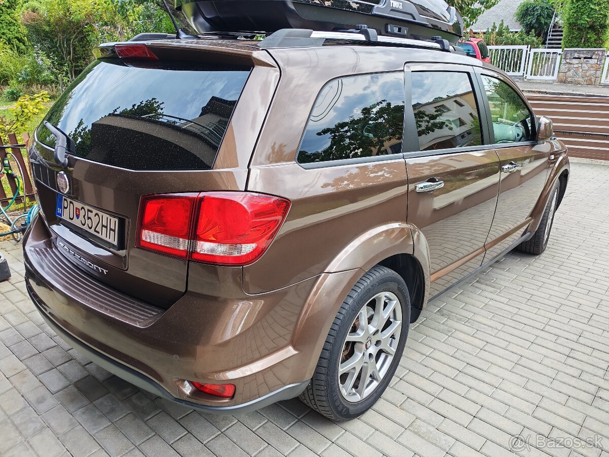 Fiat Freemont 2012 4x4 7miest - 2