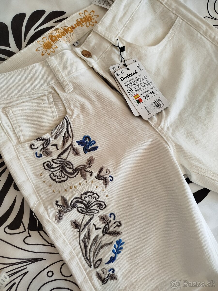 Biele džínsy Desigual - 2