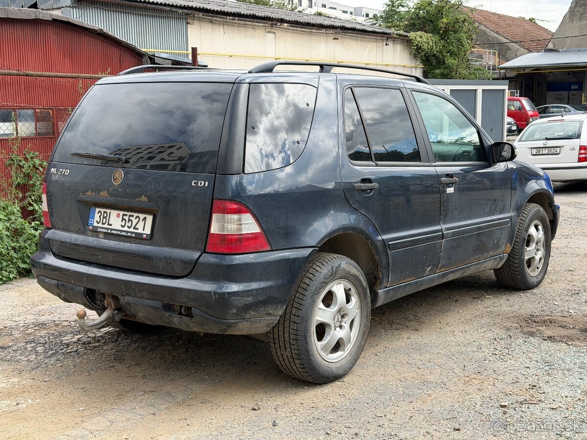 Mercedes ML 270 - 2