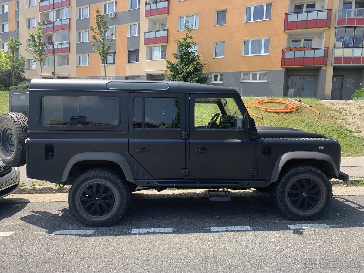 LAND ROVER DEFENDER