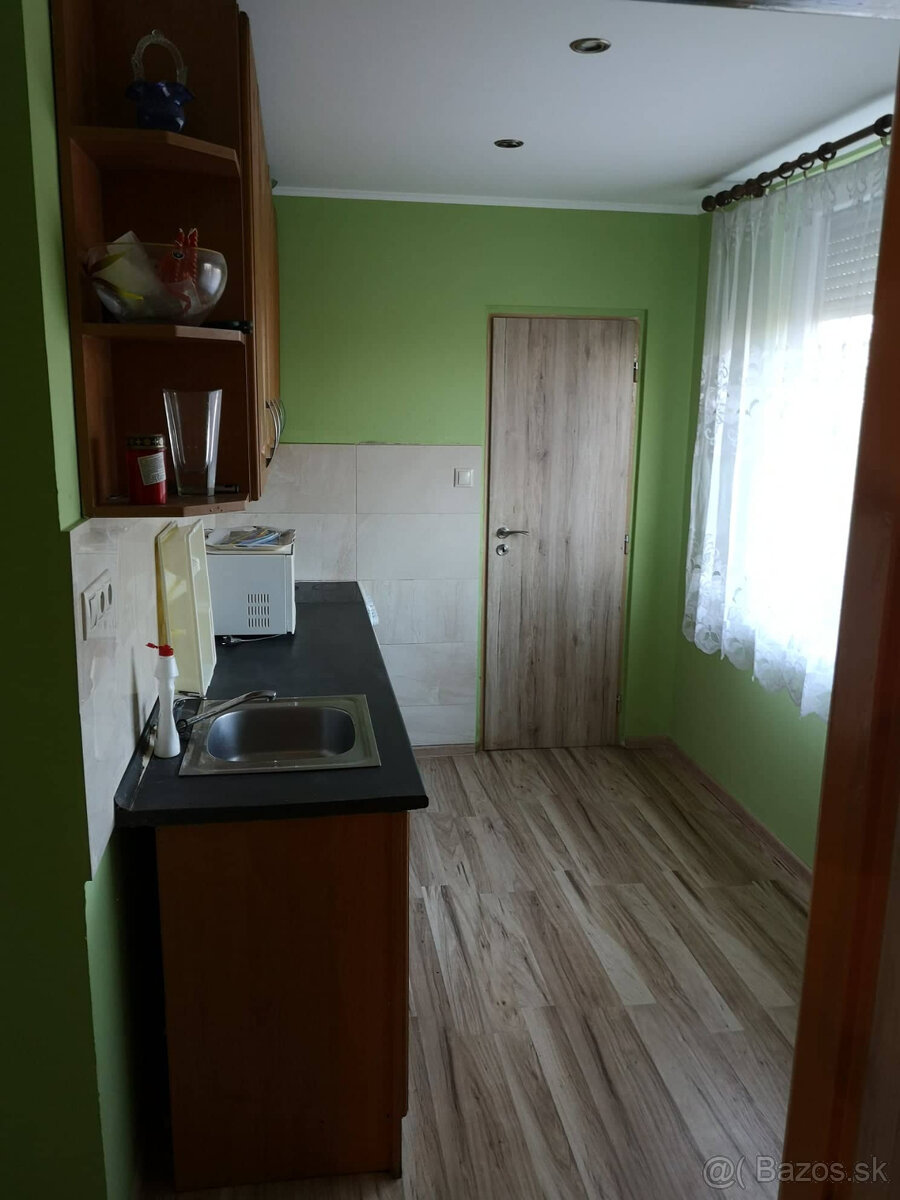 Na predaj 2 izbový byt s balkónom na Škultétyho ulici - 2