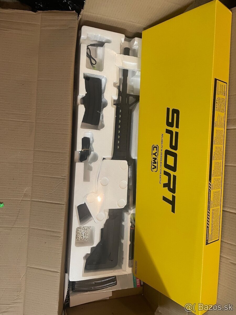 Puska M4 plus extra zasobnik a baterka, nova - 2