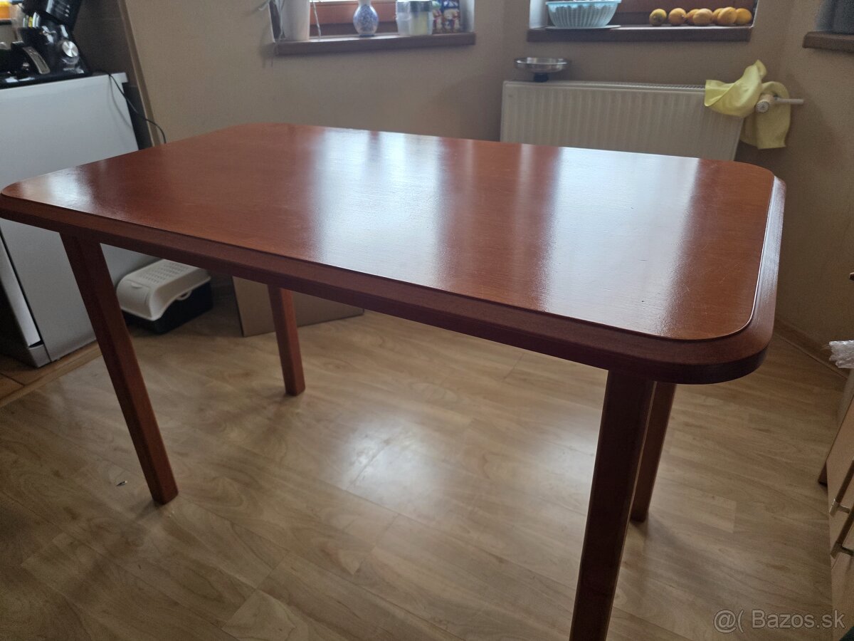 Jedálenský stôl - 2