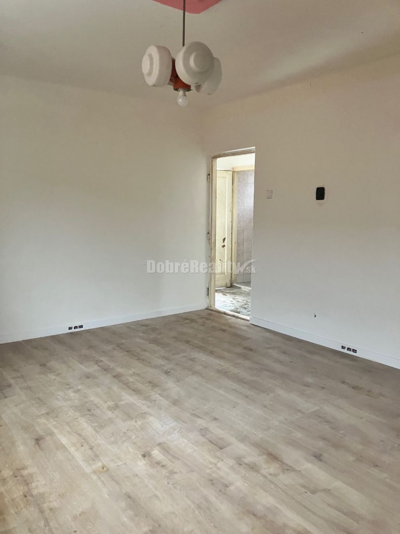 Rodinný dom vo Fiľakove na predaj - pomôžeme Vám vybaviť - 2