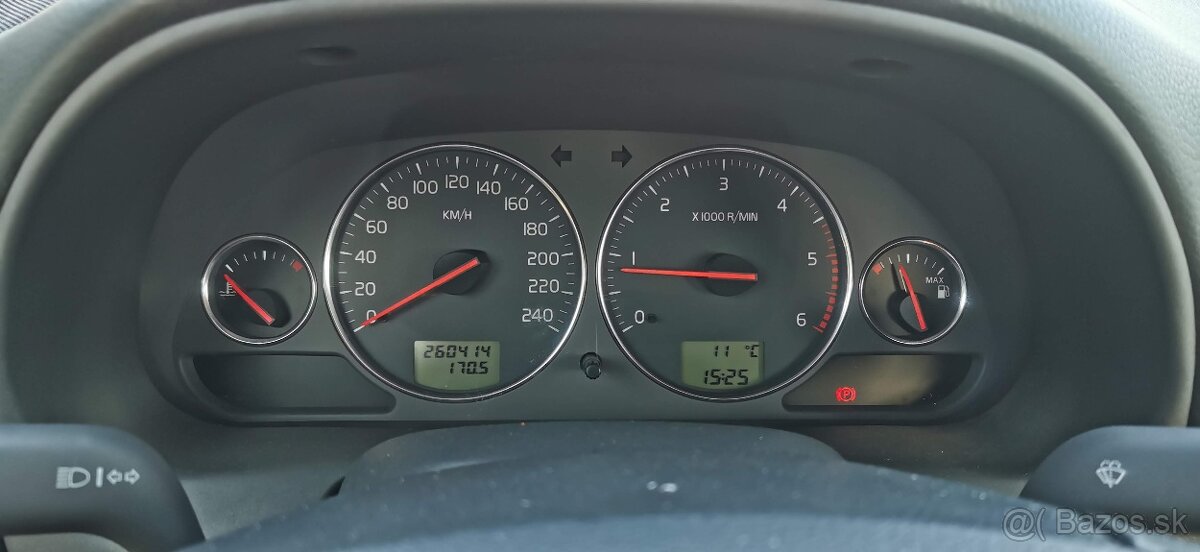 Predam Volvo S40 1,9 TD - 2