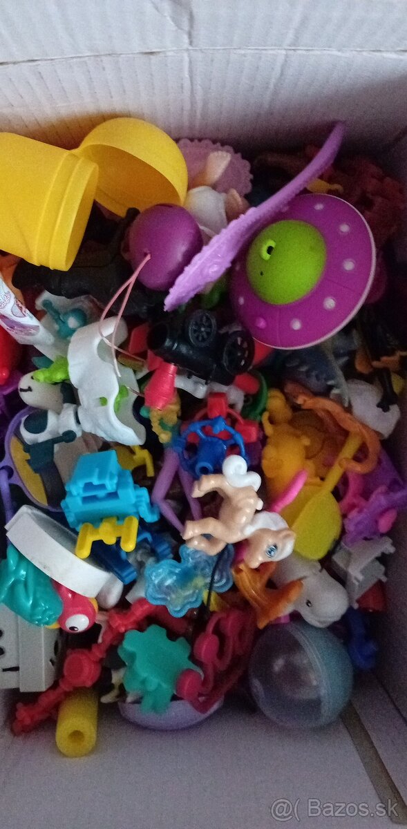 DVD,Kinder hračky.... - 2