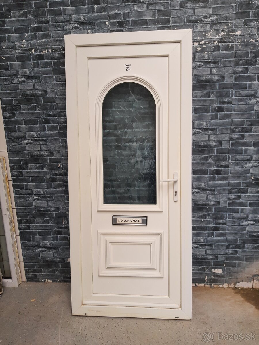 Plastové dvere Č..203. P - 2