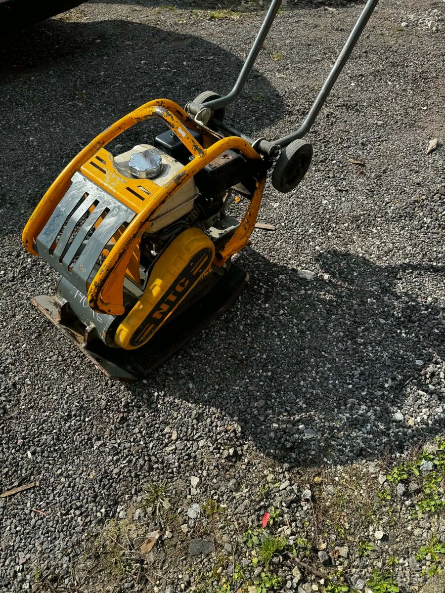 Predam vibracnu dosku NTC VD 450/22 150kg. - 2