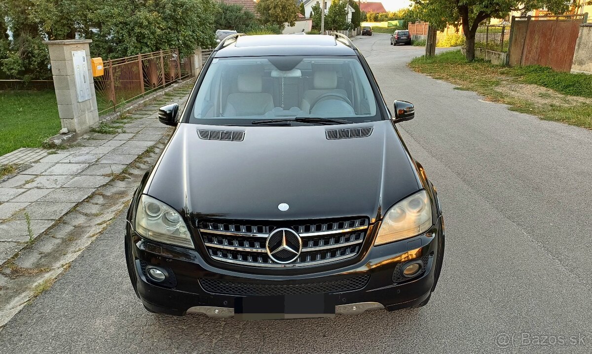 Mercedes Benz M-Trieda ML 320CDi 165KW 4-Matic 7-A/T SUV
