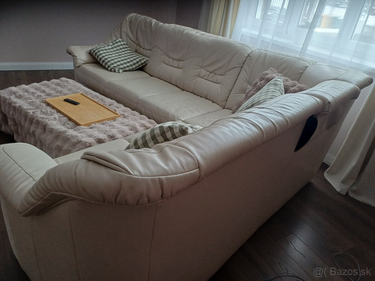 Rohová koženkova sedacka - 2