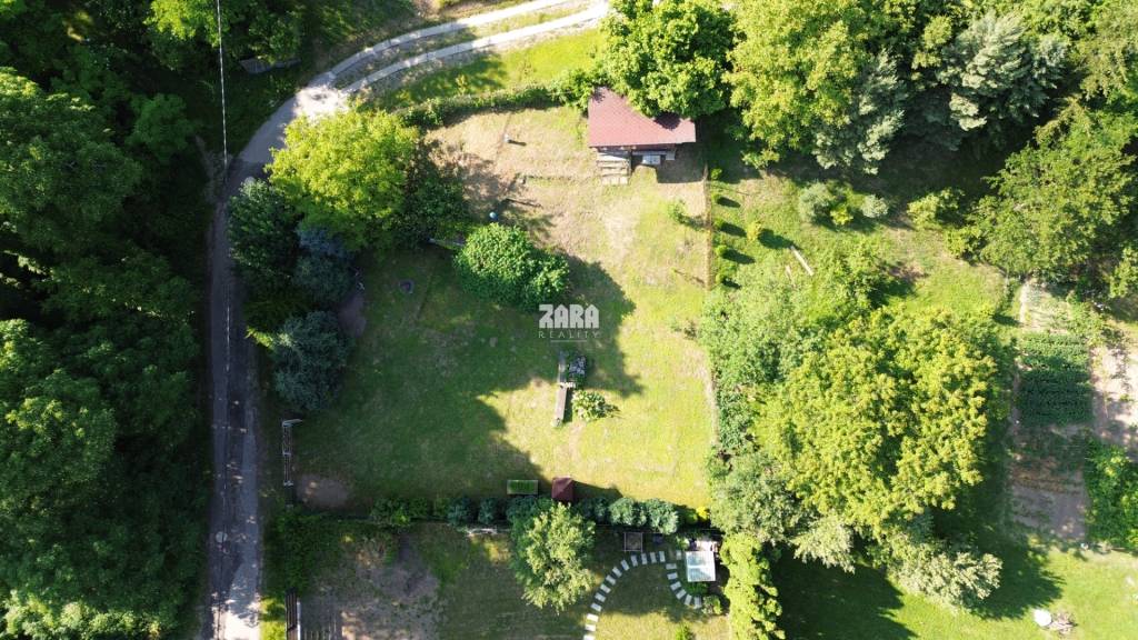 SVINICA - Pekný stavebný pozemok 612 m2, VŠETKY IS. - 2