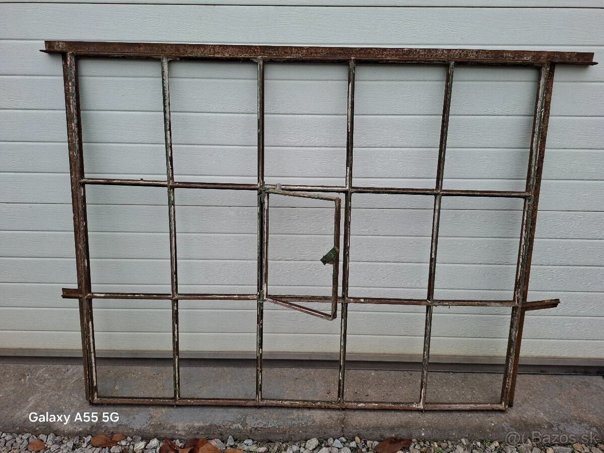 Stare kované zelezne kovove okno retro vintage - 2