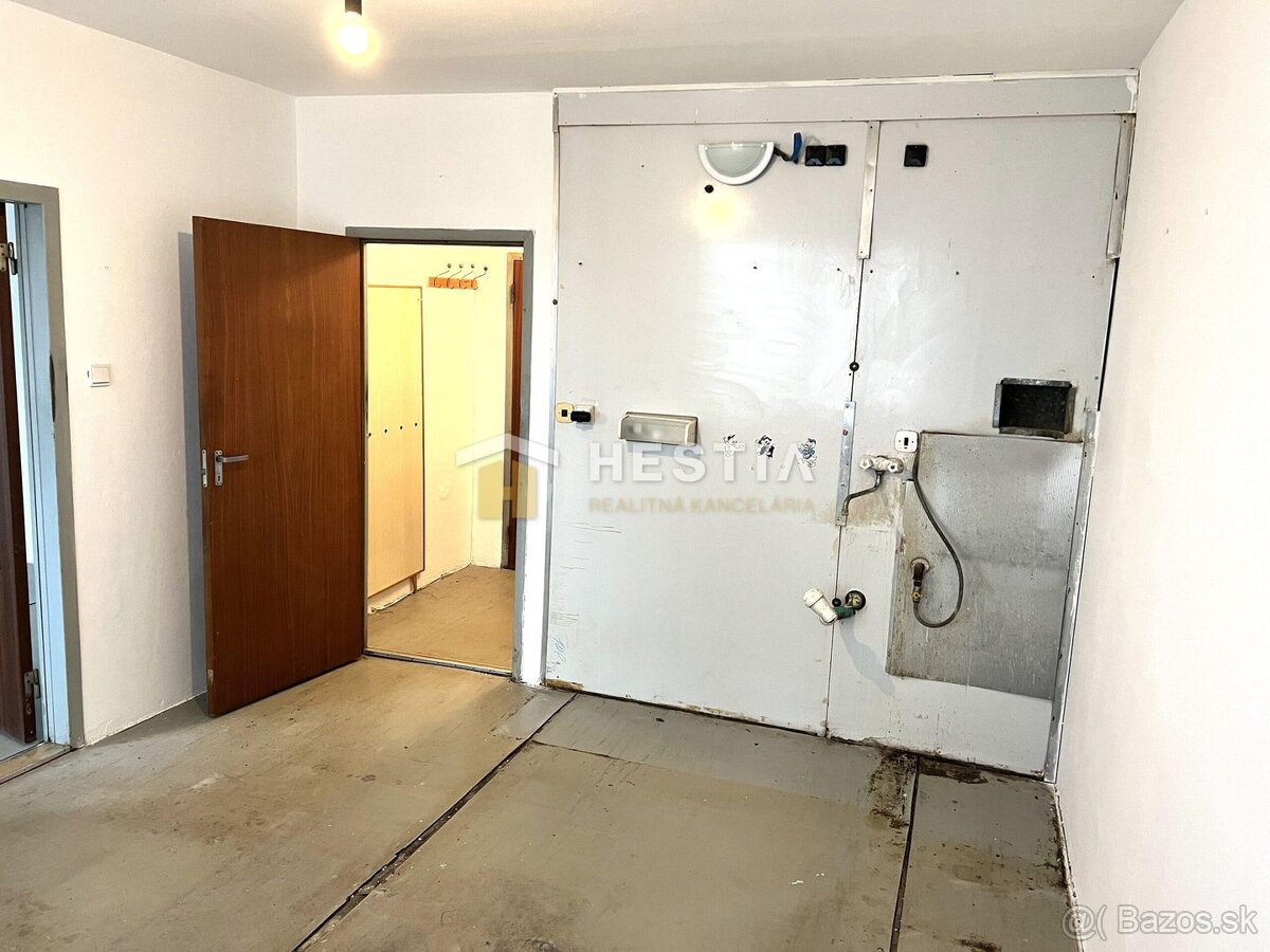 Na predaj 1-izbový byt, Senica- ideálny na rekonštrukciu / i - 2