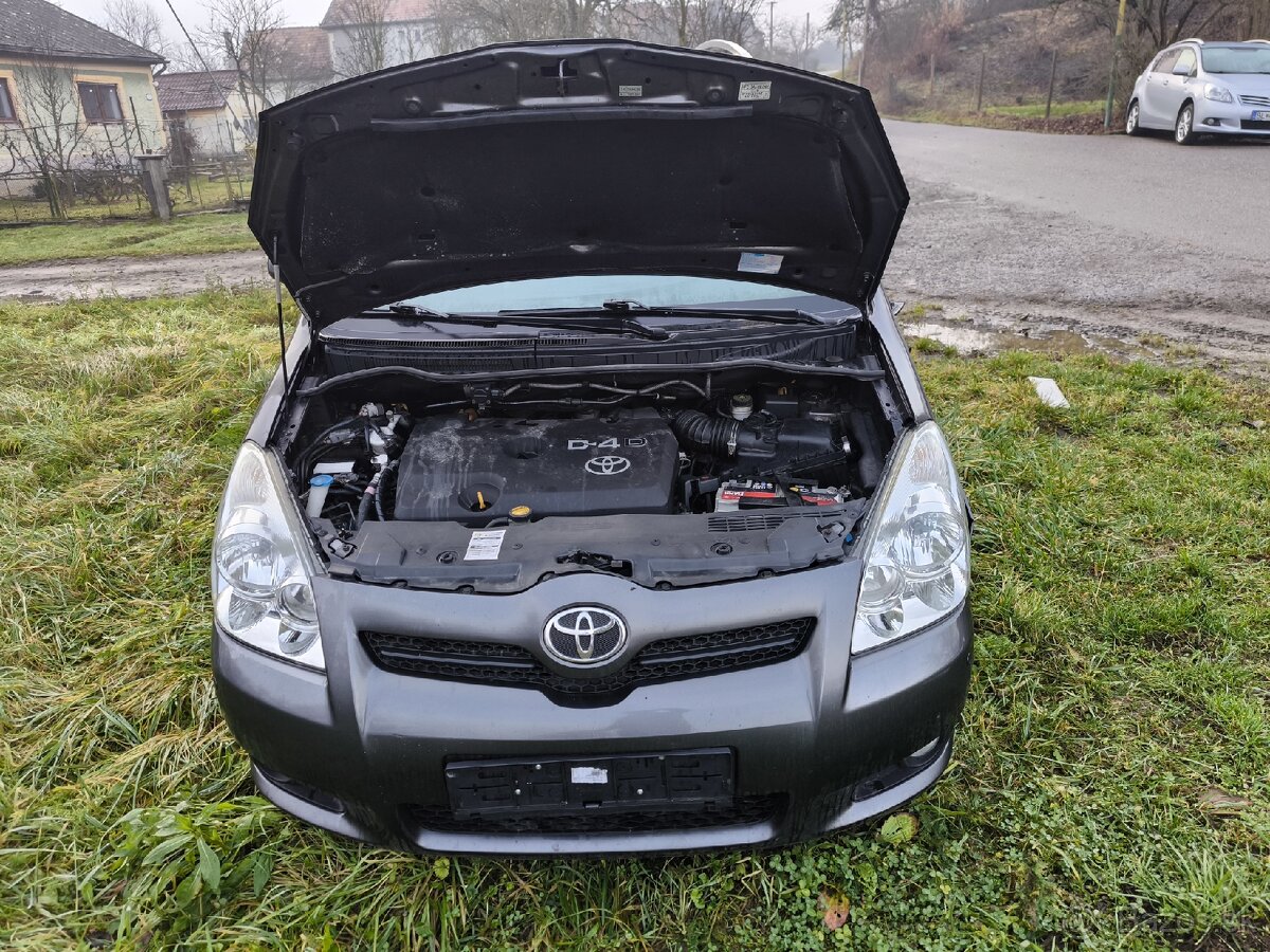 Toyota Corolla Verso - 2