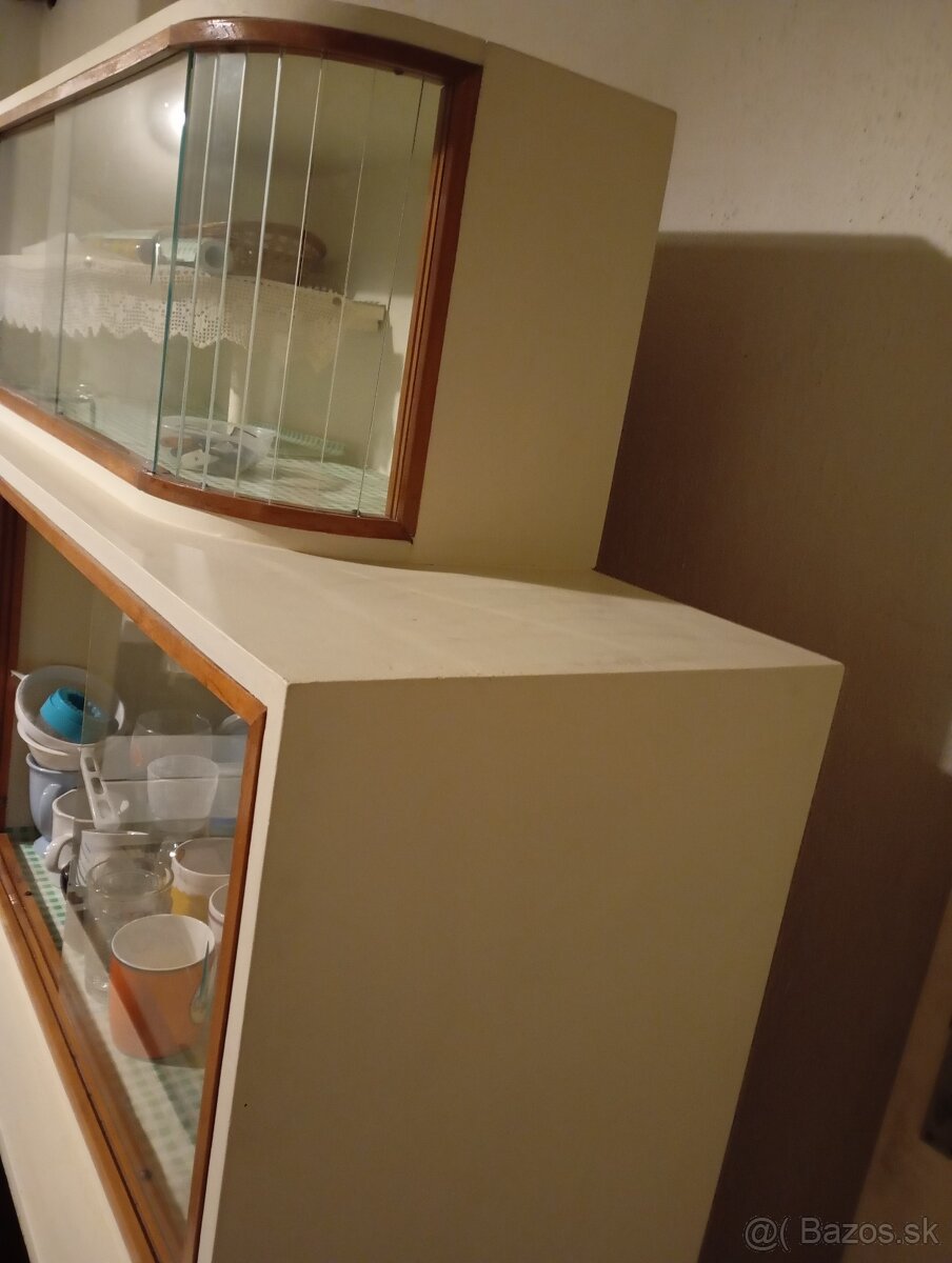 Starý kredenc na chalupu - 2