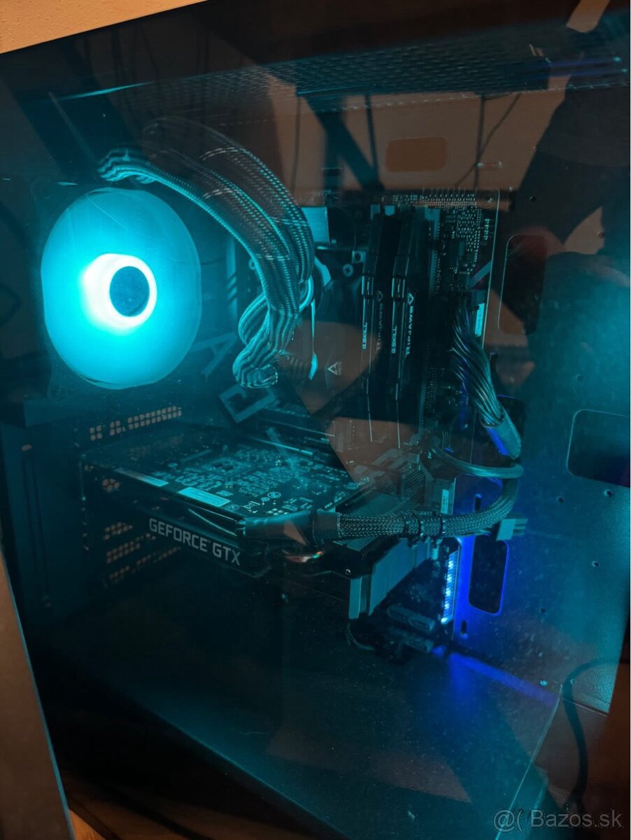 Predám herný PC + komplet príslušenstvo - 2