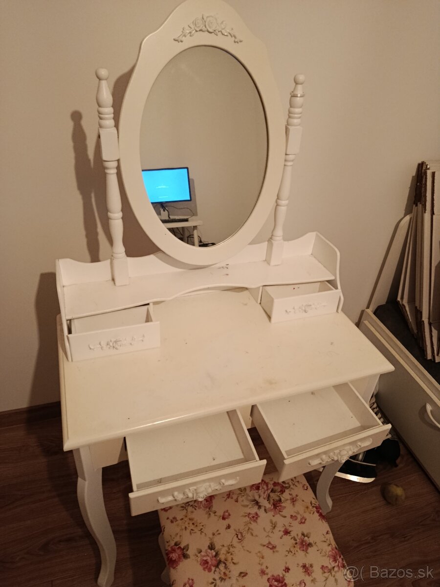 Toaletny stolik so stolickou - 2