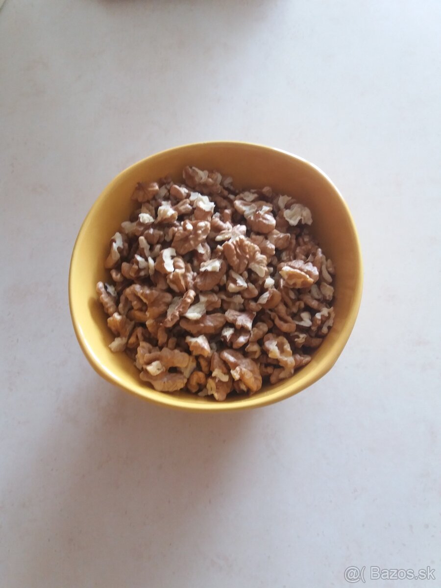 Orechy lúpané vlašské - 2