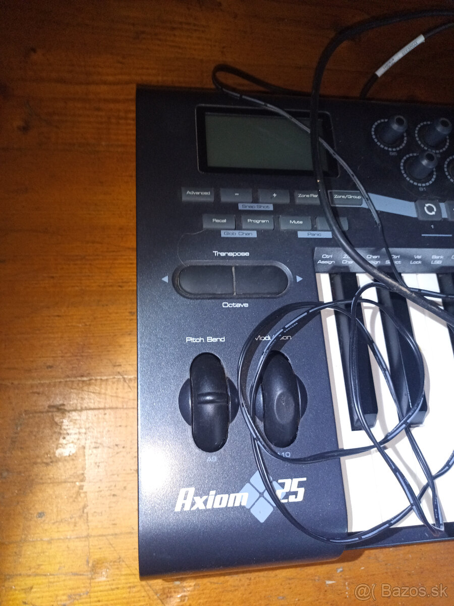 Midi ovládač M-AUDIO Axiom 25 - 2