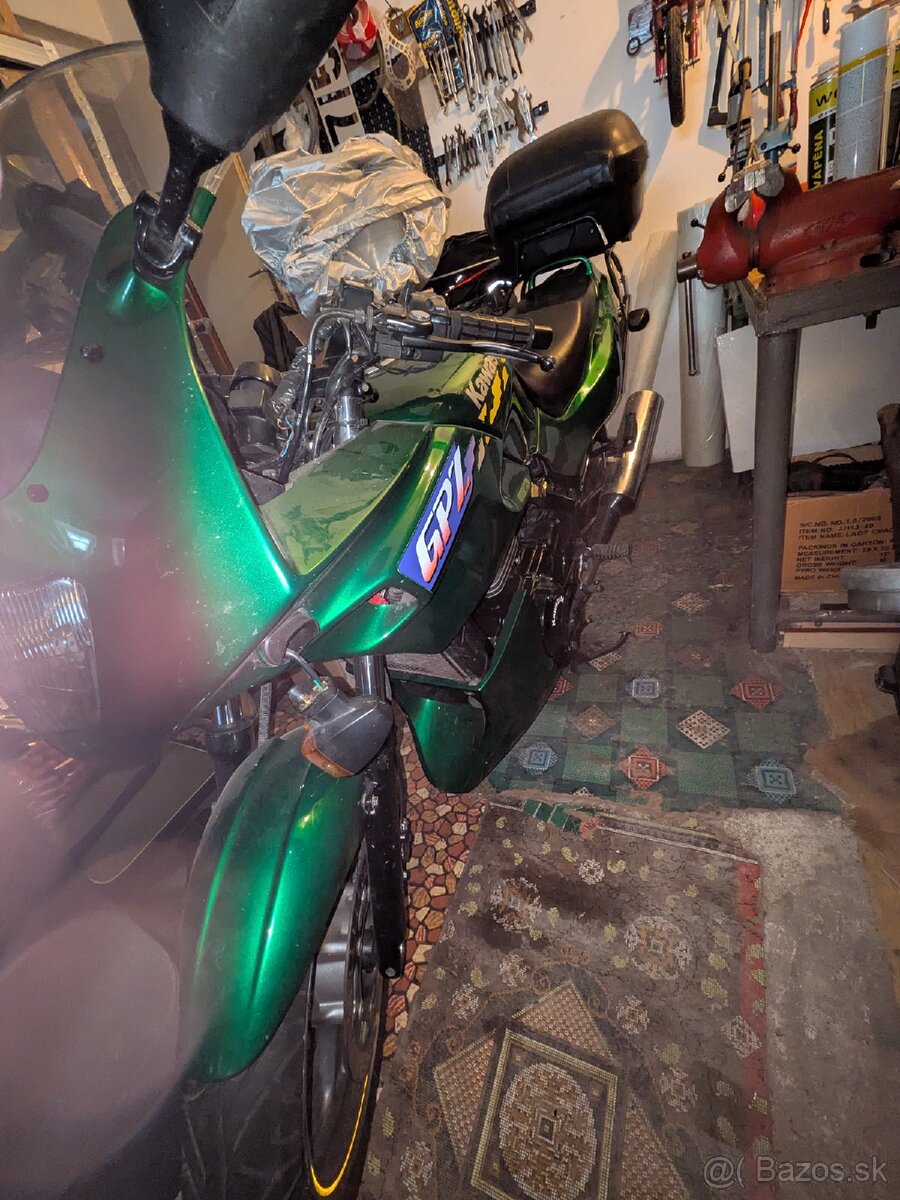 Kawasaki GPZ 500S - 2