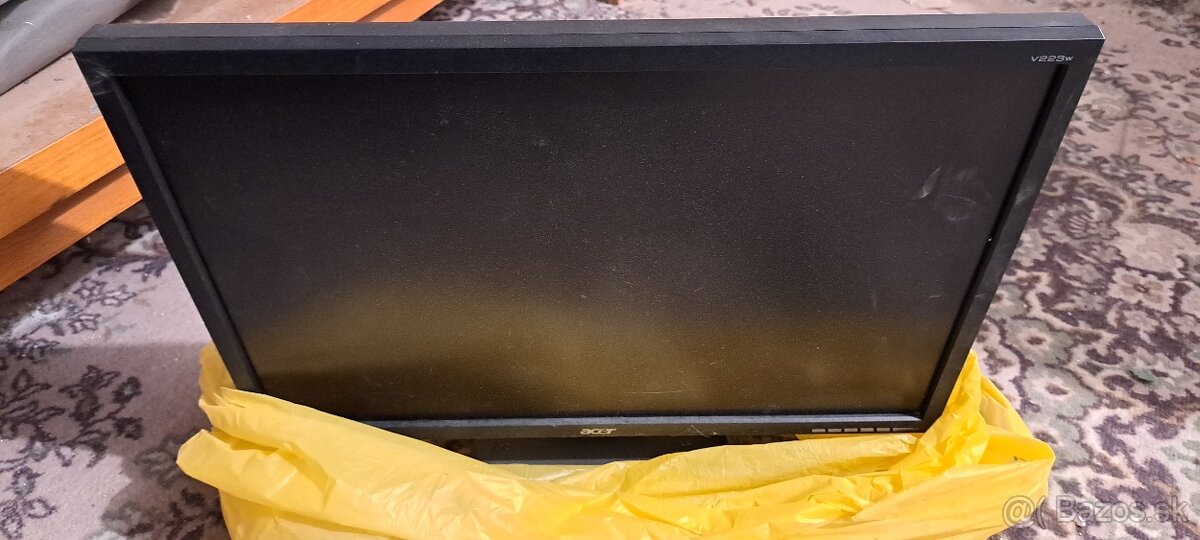 Počitač + monitor - 2