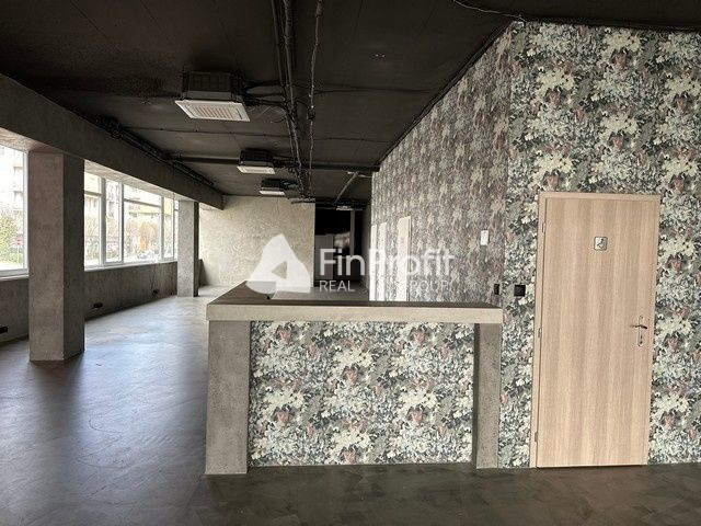 Na prenájom obchodný priestor v polyfunkčnom dome Mendelsohn - 2