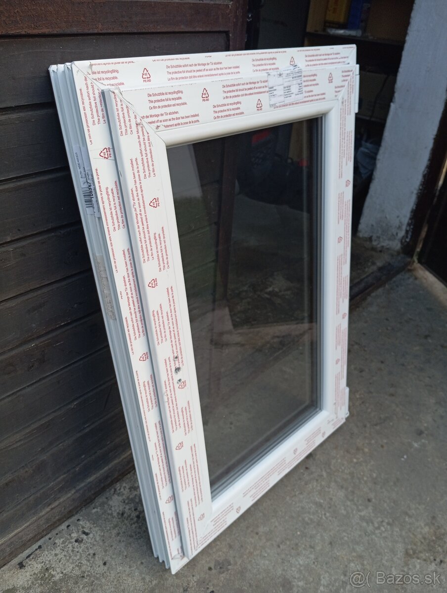 Plastové okno - dub zlatý - 60x90 - 2