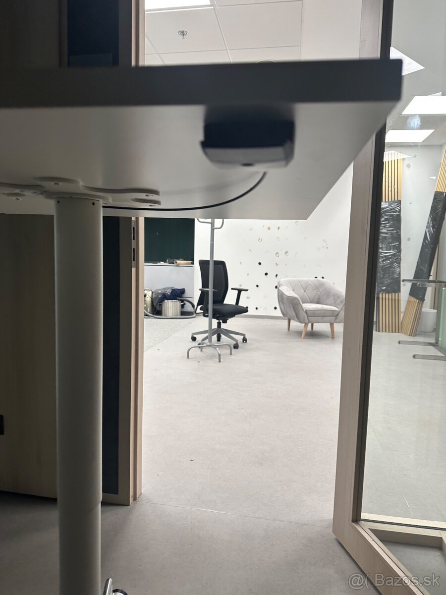 NASTAVITEĽNÝ STÔL - 2