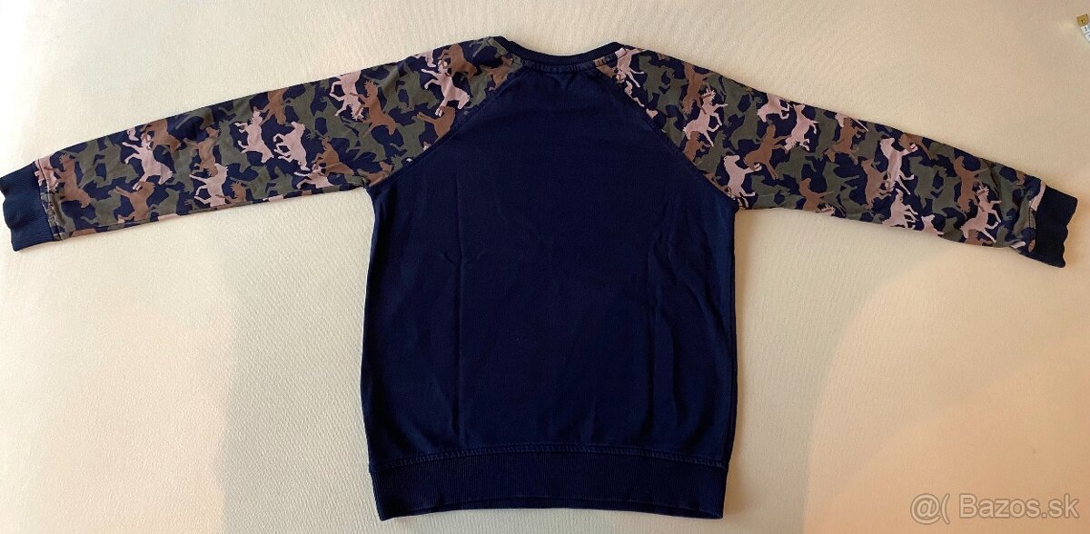 Mikina Polo, čierna s koňmi na rukávoch, 7-8 r. - 2