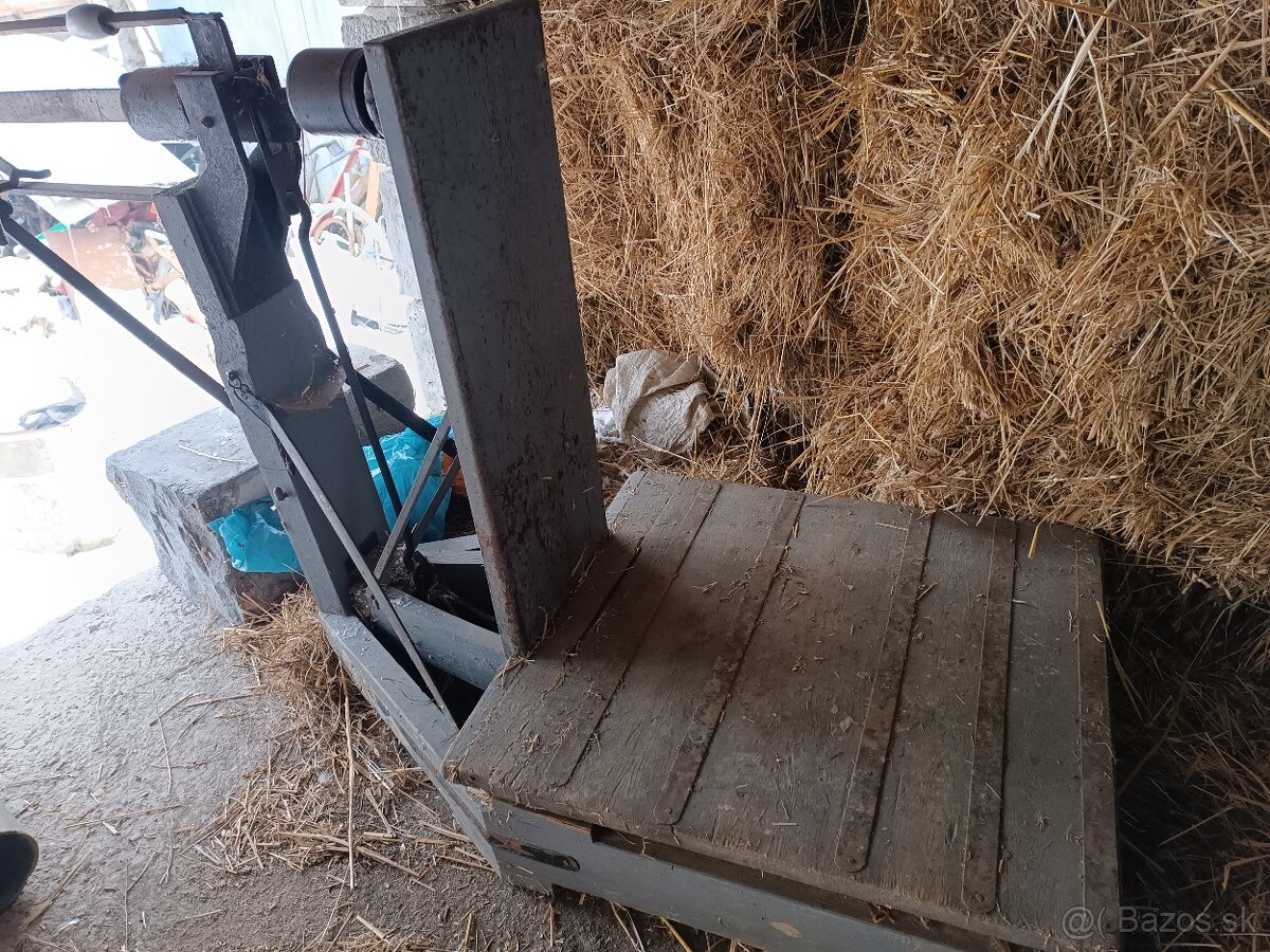 starožitná váha - 2