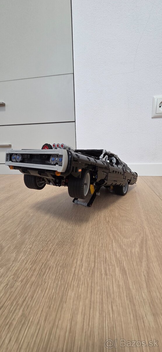Lego Technic Dom's Dodge Charger 42111 - 2