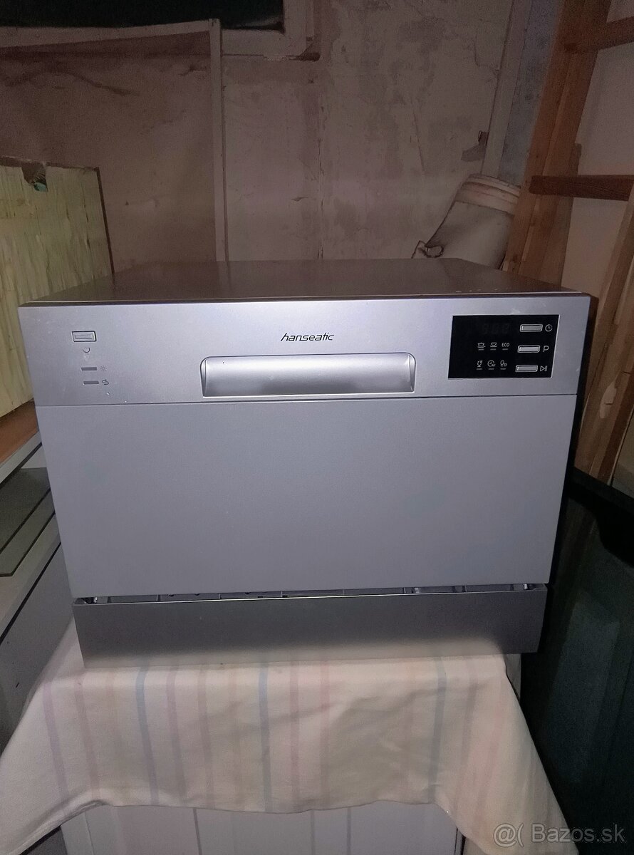 Umývačka riadu- stolová. - 2