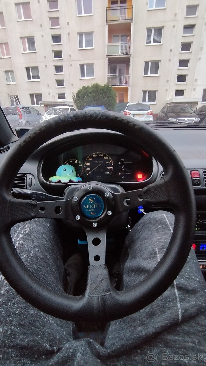 Mazda 121 - 2