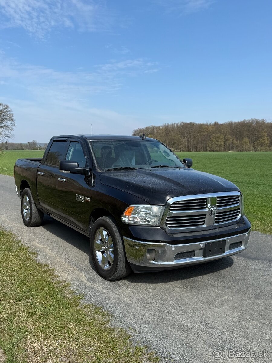 Dodge RAM 5.7 V8 HEMI--2017--4x4--130.000km--tažné 3.5t