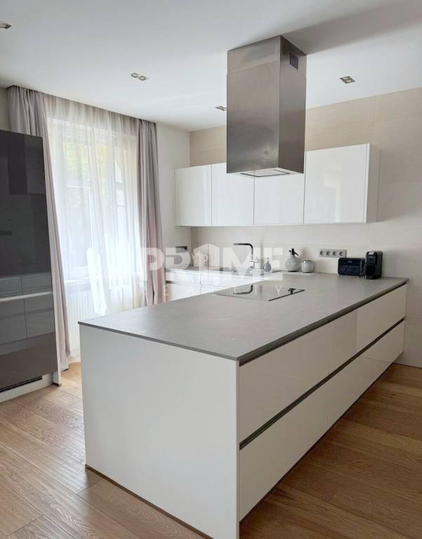 U NÁS LUXUSNÝ ( 100 m2 ) 2i BYT, VÝHĽAD NA BRAT.HRAD, Pa - 2