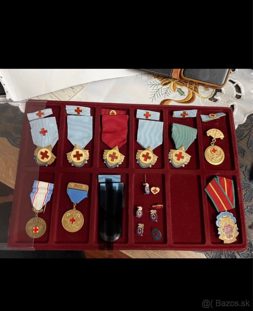 Vojenske Odznaky 12 (Zdravotnicke) - 2