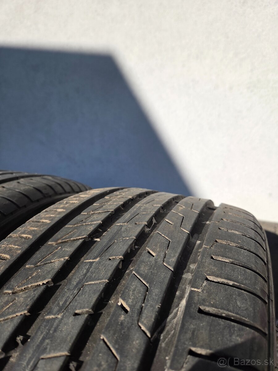 255/45 R17 - 2