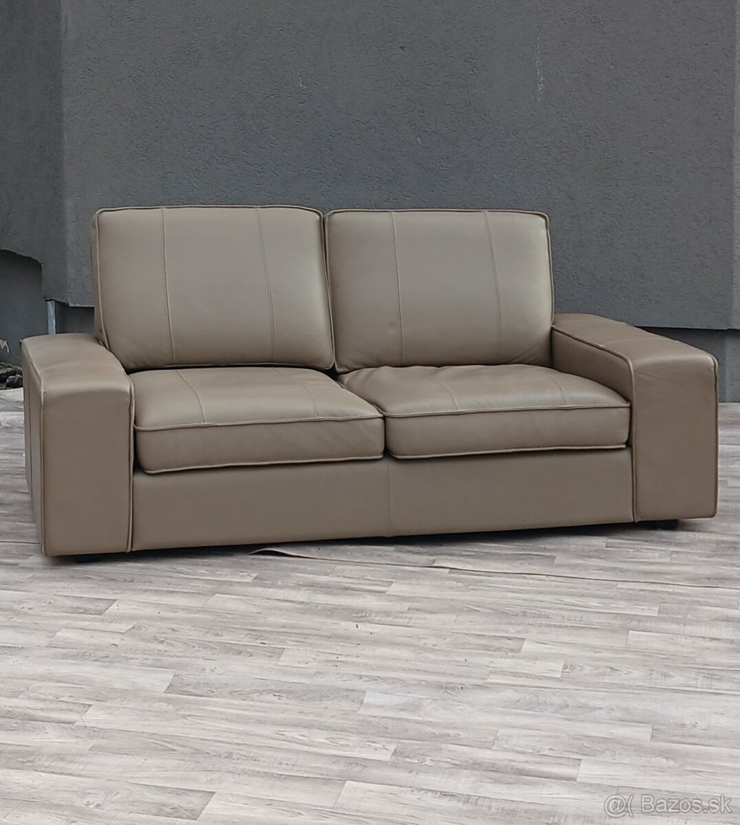 Dvojsedačka kožená cappuccino. - 2