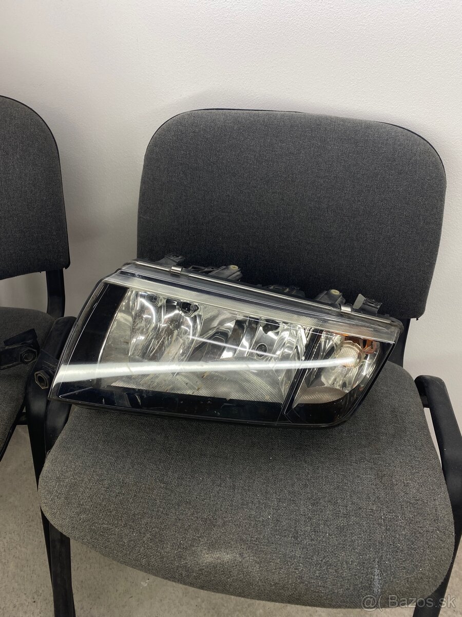 Svetlá Škoda fabia 1 fl čierne - 2