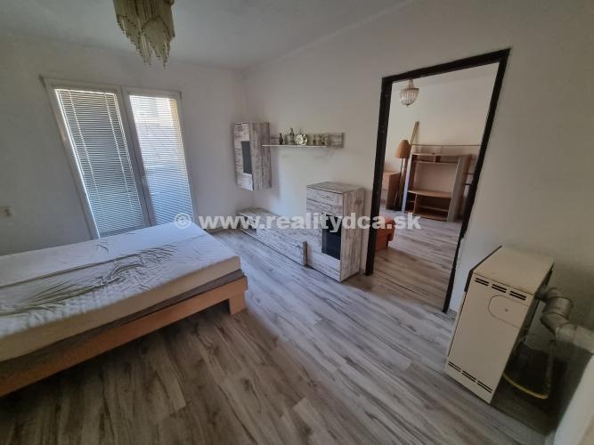 Predáme 2-izbový byt v Dubnici nad Váhom - 2