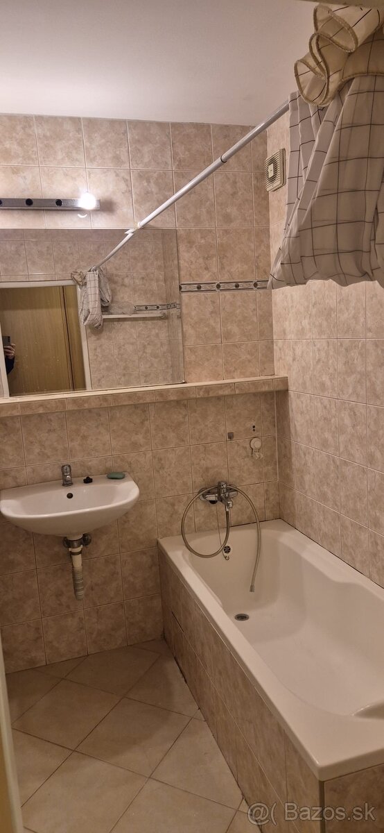 Prenájom 2 izb bytu Lamac Heyrovskeho - 2